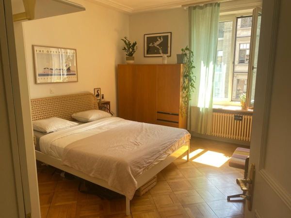 Eines der beiden Zimmer, das andere ähnlich