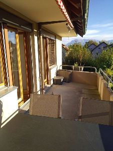 Balkon mit Ausblick auf Pilatus