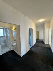 Image of the flat's hallway. Abbildung des Wohnung