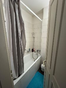 Badezimmer, salle de bain (toilettes à part)
