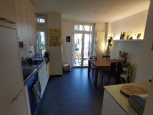 Küche mit Balkon
