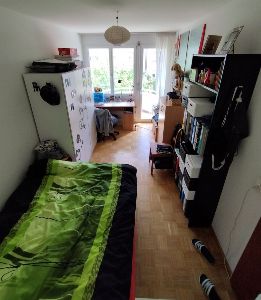 Auf dem Foto möbliert, Vermietung unmöbliert.