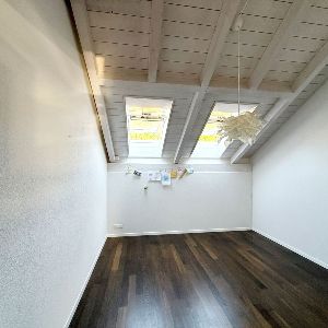 Dein Zimmer (Dachschräge, 2 Dachfenster)
